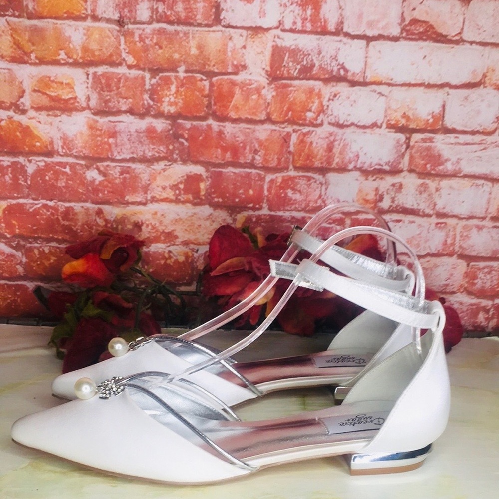 Vintage Creative Sugar Pointed Toe White Rhinestone and Pearl Satin Bridal Shoes